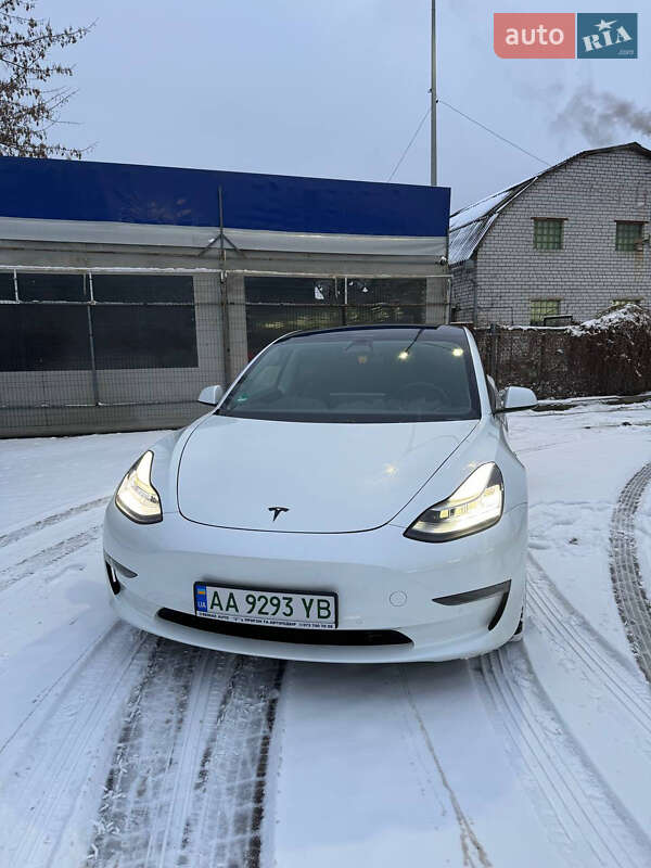 Tesla Model 3 2020