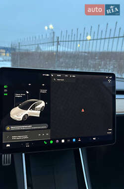 Седан Tesla Model 3 2020 в Киеве