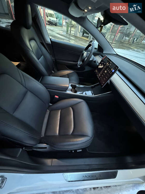 Седан Tesla Model 3 2020 в Києві фото 24 Седан Tesla Model 3 2020 в Києві