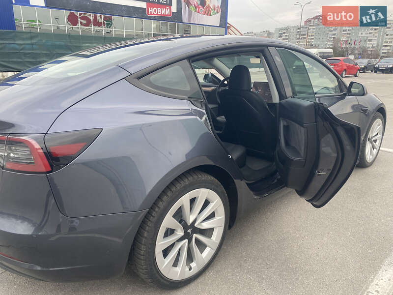 Седан Tesla Model 3 2023 в Дніпрі