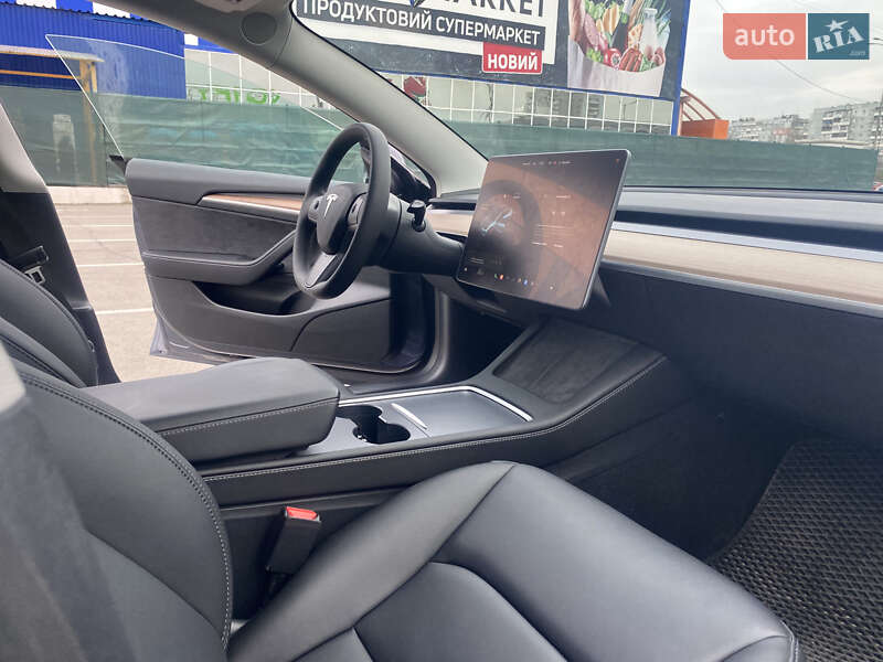 Седан Tesla Model 3 2023 в Дніпрі