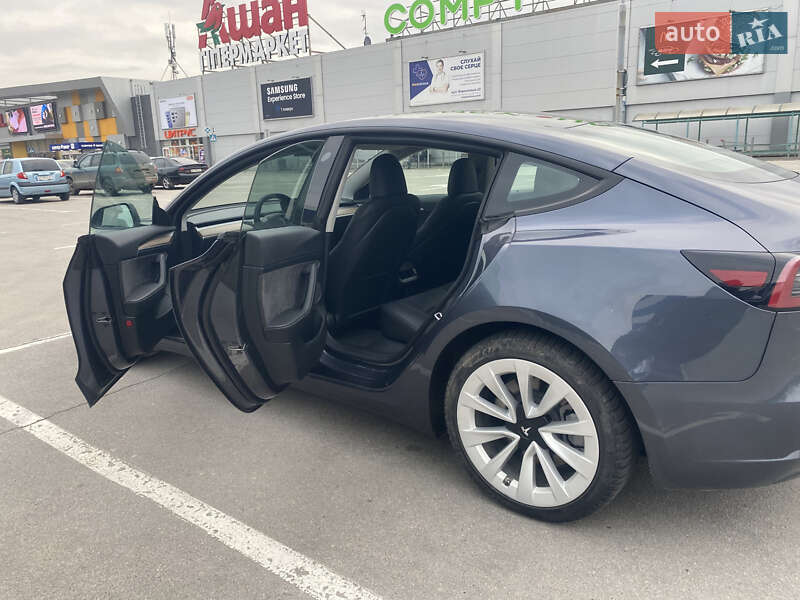 Седан Tesla Model 3 2023 в Дніпрі