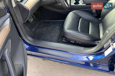 Седан Tesla Model 3 2022 в Кропивницькому