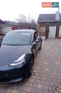 Седан Tesla Model 3 2018 в Львове