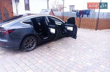 Седан Tesla Model 3 2018 в Львове