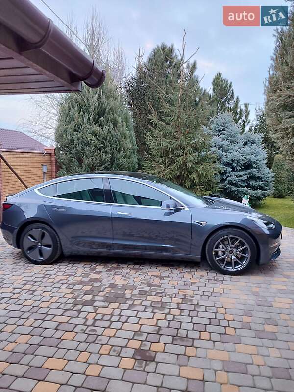 Седан Tesla Model 3 2019 в Запоріжжі