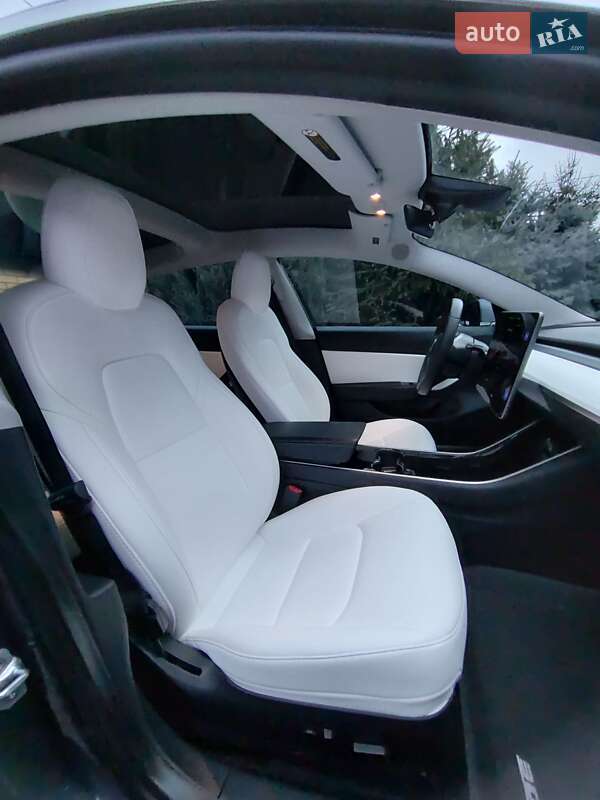 Седан Tesla Model 3 2019 в Запоріжжі