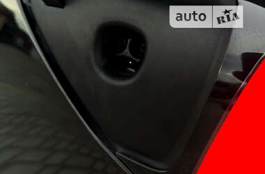 Седан Tesla Model 3 2019 в Львове