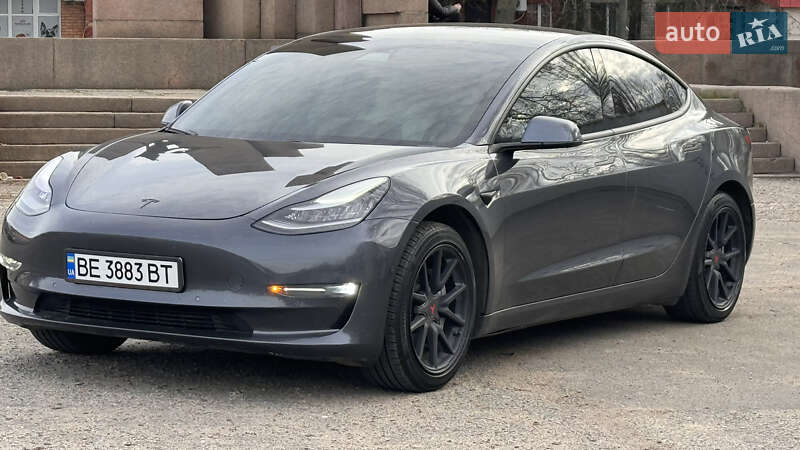 Седан Tesla Model 3 2019 в Николаеве
