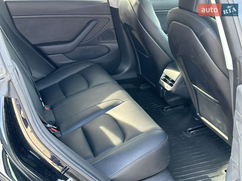 Седан Tesla Model 3 2018 в Днепре