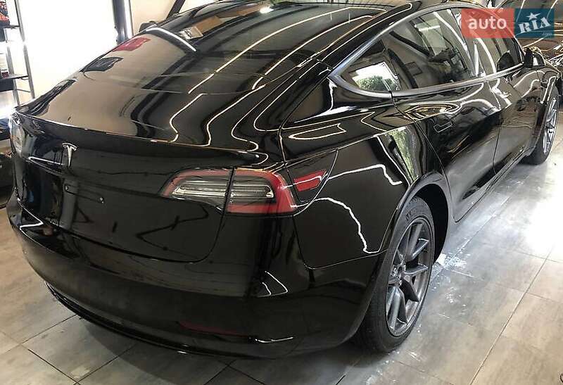 Седан Tesla Model 3 2020 в Виннице