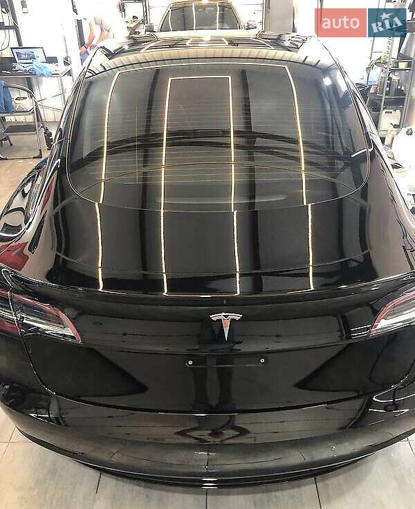 Седан Tesla Model 3 2020 в Виннице