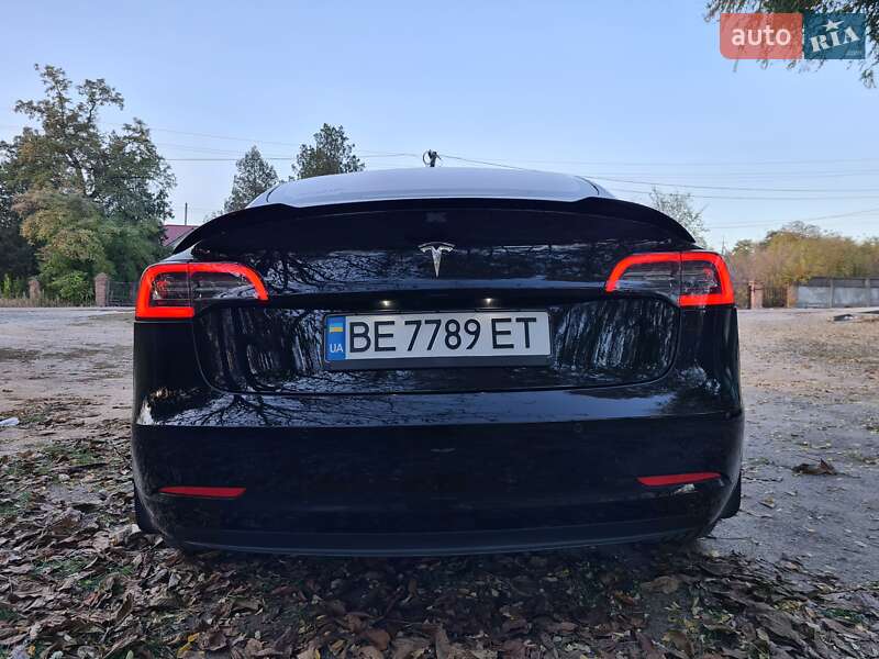 Седан Tesla Model 3 2018 в Первомайске