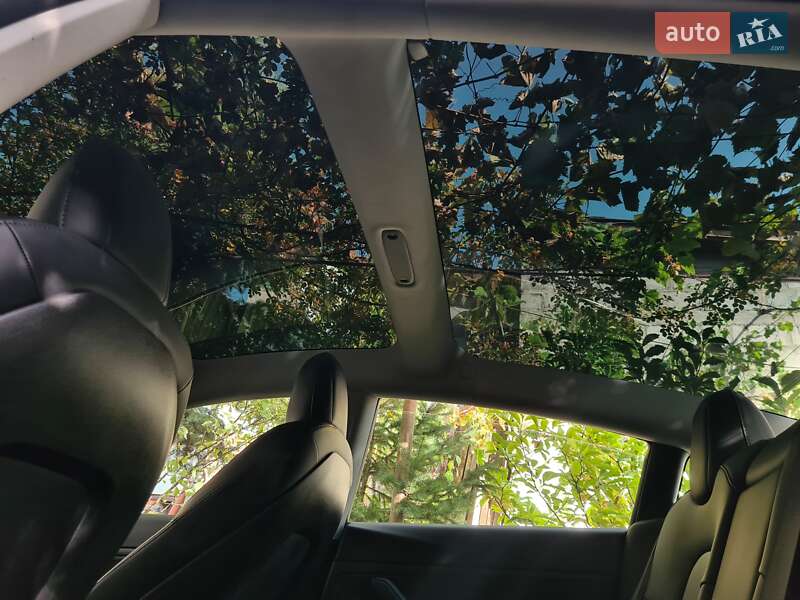 Седан Tesla Model 3 2018 в Первомайске