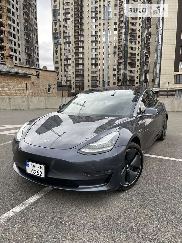 Седан Tesla Model 3 2018 в Киеве