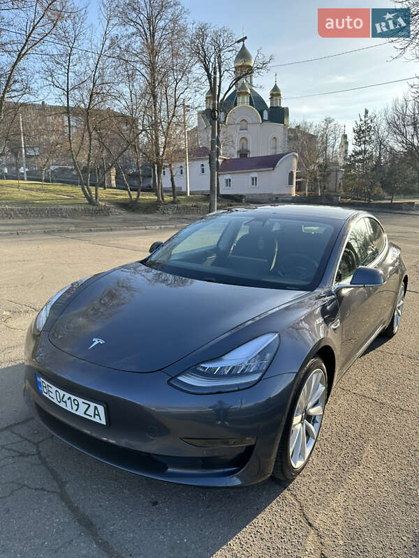 Седан Tesla Model 3 2020 в Николаеве