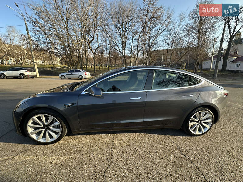 Седан Tesla Model 3 2020 в Николаеве