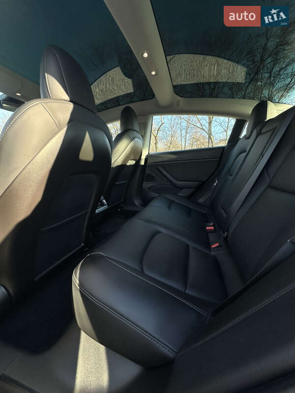 Седан Tesla Model 3 2020 в Николаеве