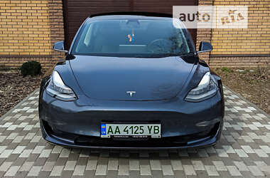 Седан Tesla Model 3 2019 в Киеве