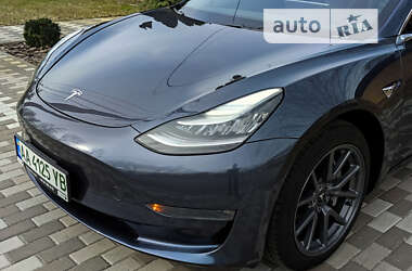 Седан Tesla Model 3 2019 в Киеве