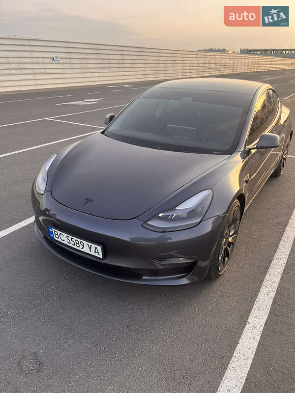 Седан Tesla Model 3 2021 в Львове