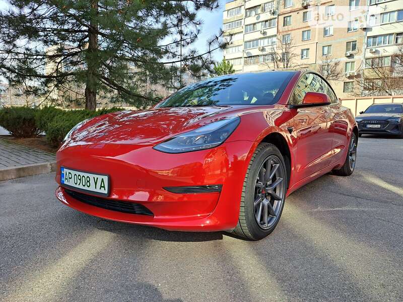 Седан Tesla Model 3 2023 в Дніпрі