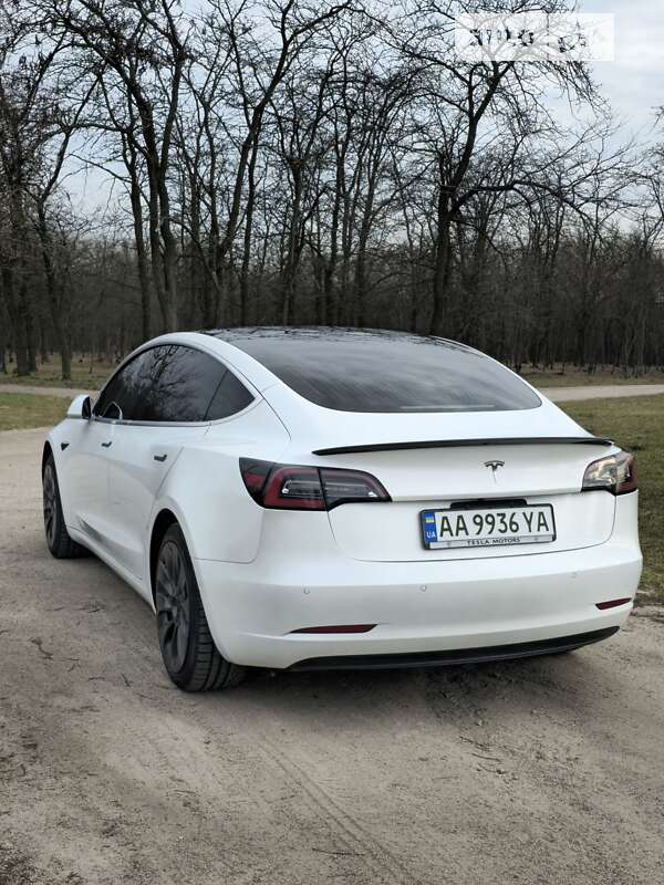 Седан Tesla Model 3 2020 в Кропивницком