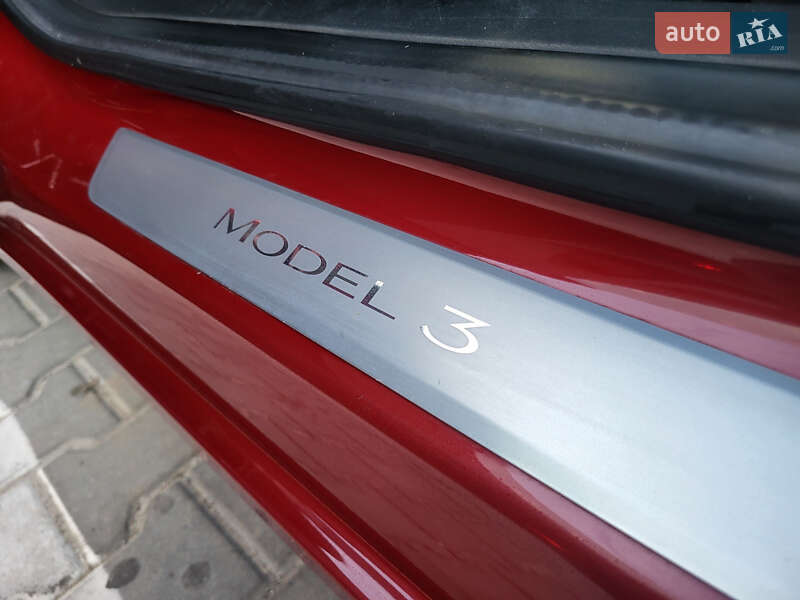 Седан Tesla Model 3 2018 в Тернополі