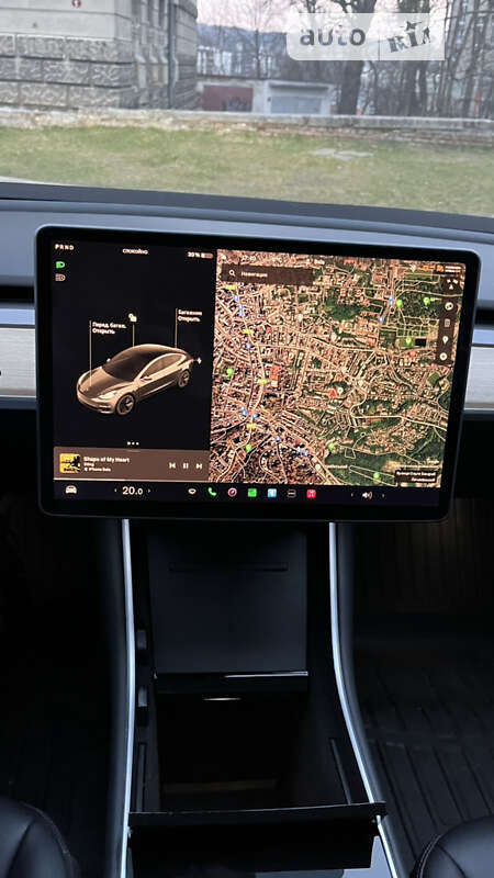 Седан Tesla Model 3 2018 в Львове