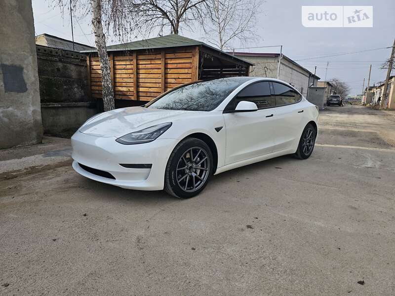 Седан Tesla Model 3 2020 в Одесі