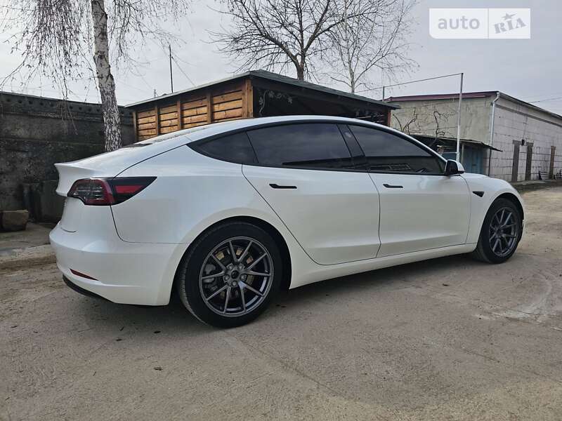 Седан Tesla Model 3 2020 в Одесі