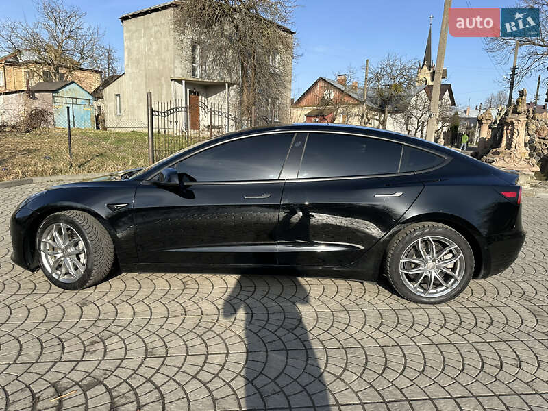 Седан Tesla Model 3 2019 в Луцке