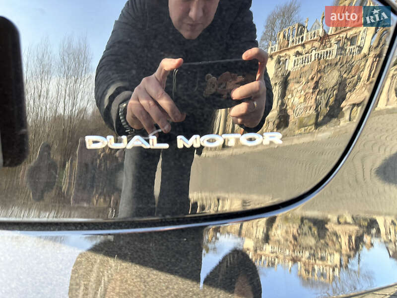 Седан Tesla Model 3 2019 в Луцке