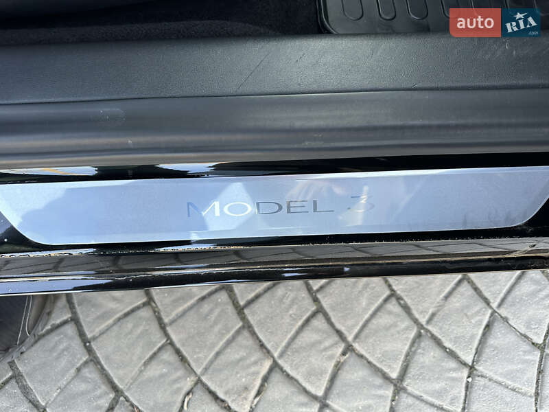Седан Tesla Model 3 2019 в Луцьку