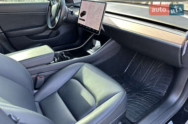Седан Tesla Model 3 2019 в Луцке