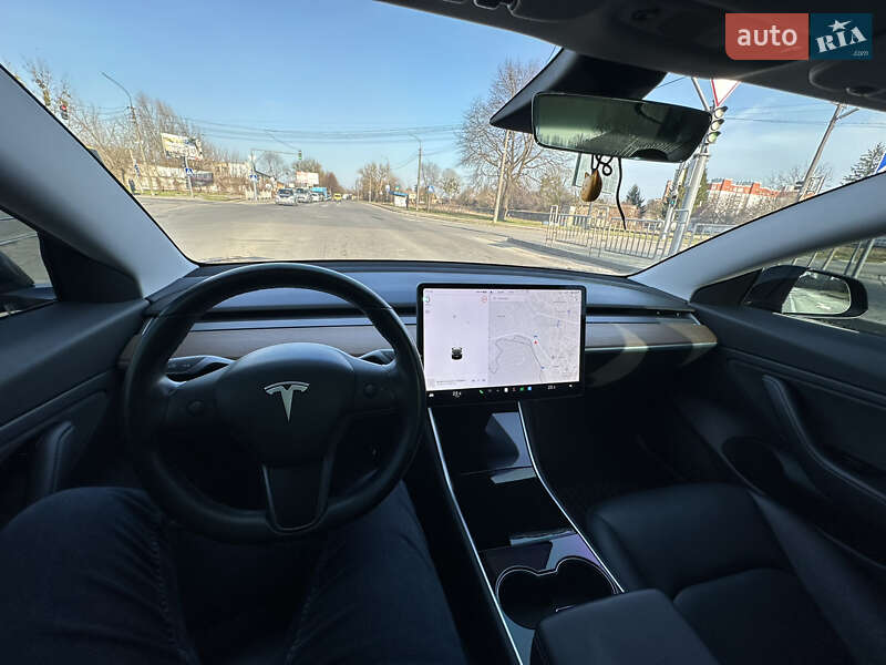 Седан Tesla Model 3 2019 в Луцке