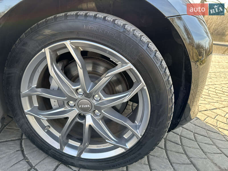 Седан Tesla Model 3 2019 в Луцке