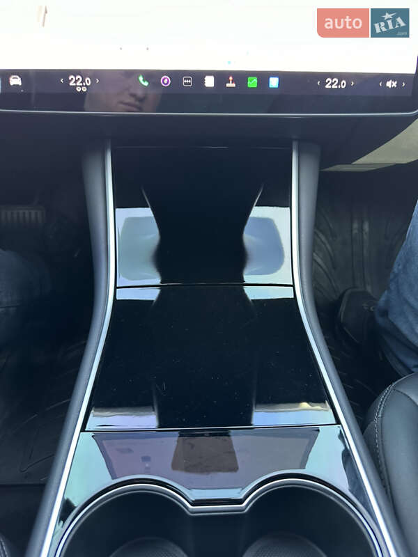 Седан Tesla Model 3 2019 в Луцке