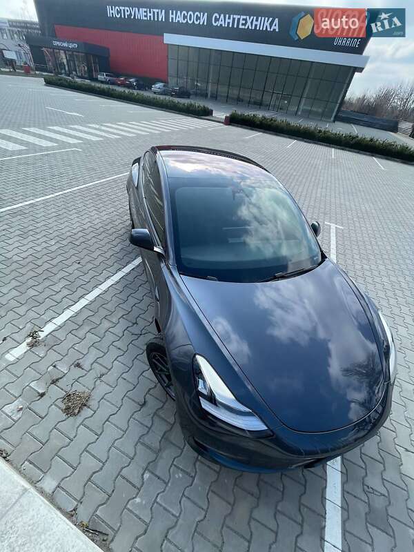 Седан Tesla Model 3 2018 в Вінниці