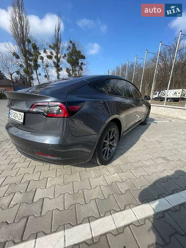 Седан Tesla Model 3 2018 в Вінниці