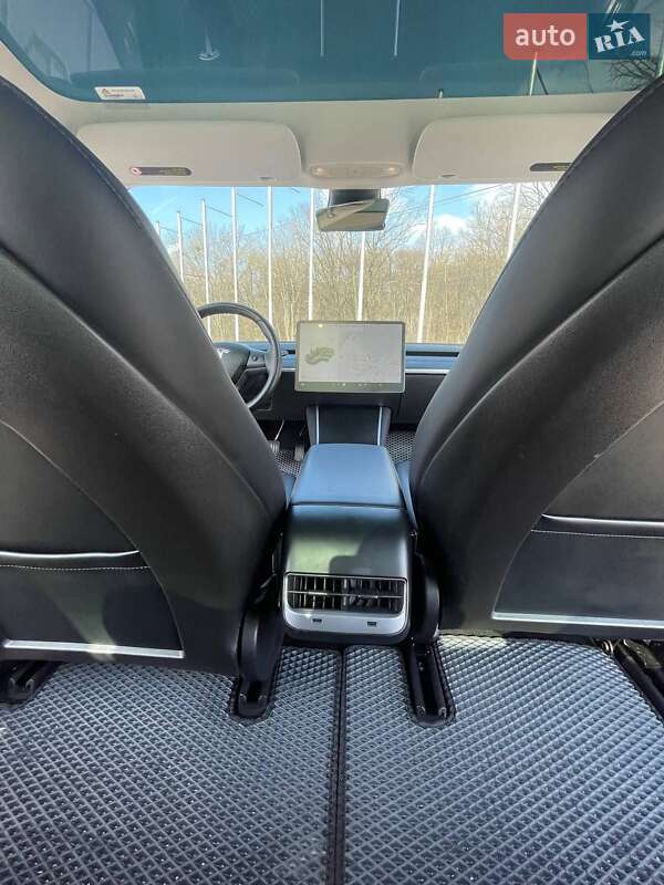 Седан Tesla Model 3 2018 в Вінниці