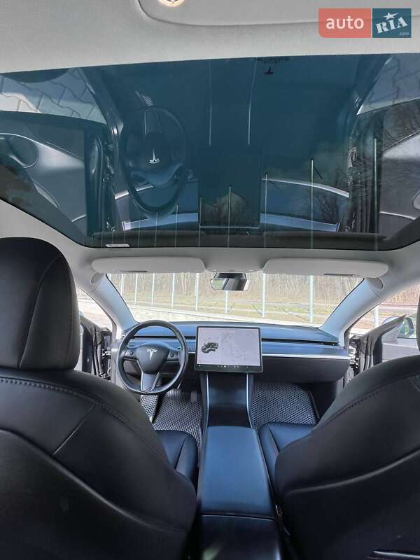 Седан Tesla Model 3 2018 в Вінниці