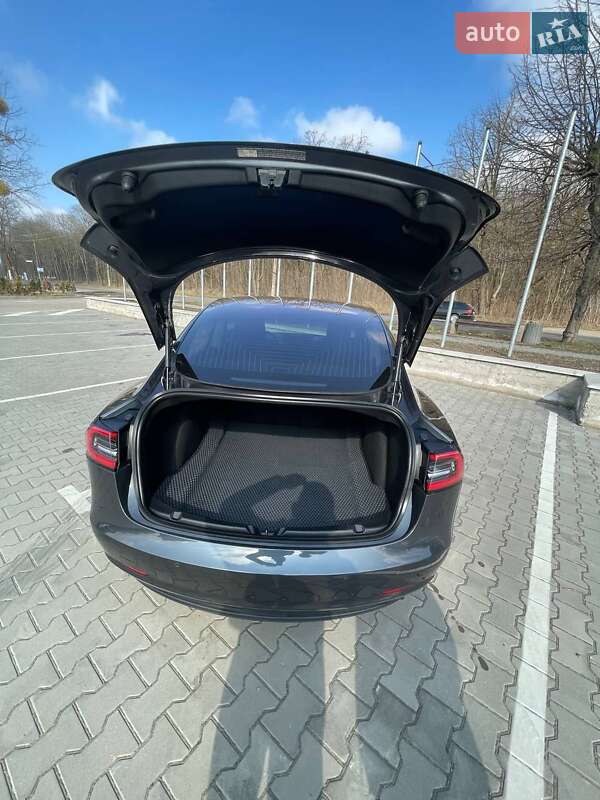 Седан Tesla Model 3 2018 в Вінниці
