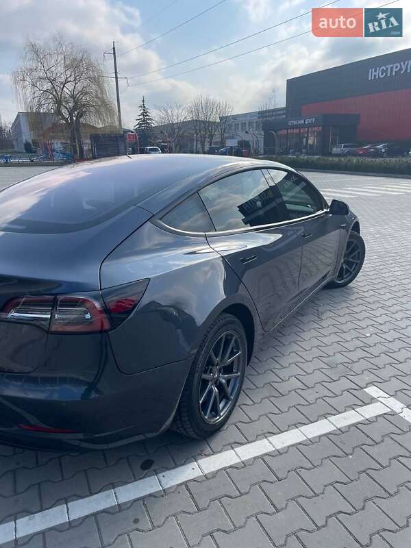 Седан Tesla Model 3 2018 в Вінниці