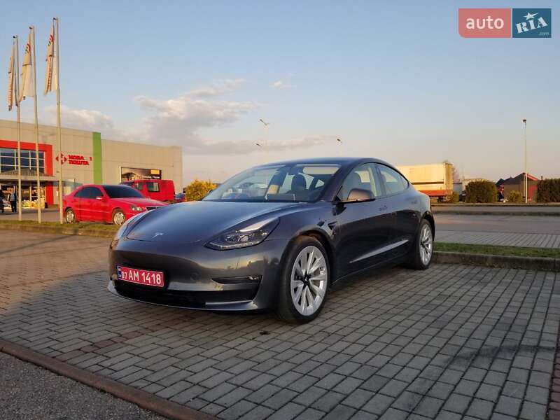 Седан Tesla Model 3 2021 в Тячеві