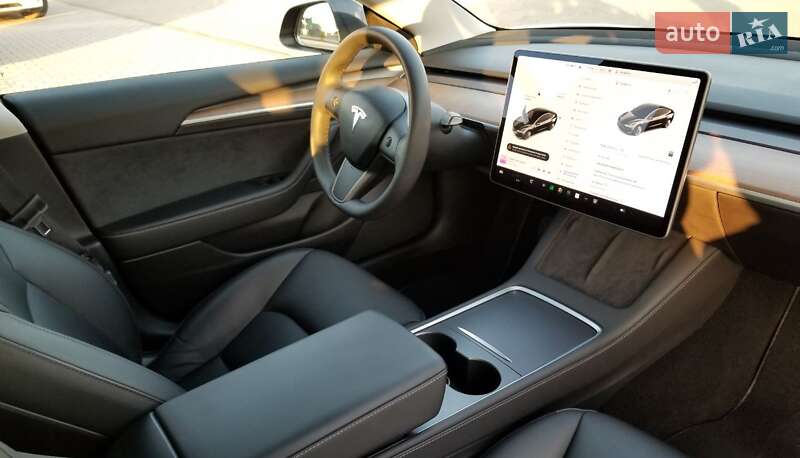 Седан Tesla Model 3 2021 в Тячеві
