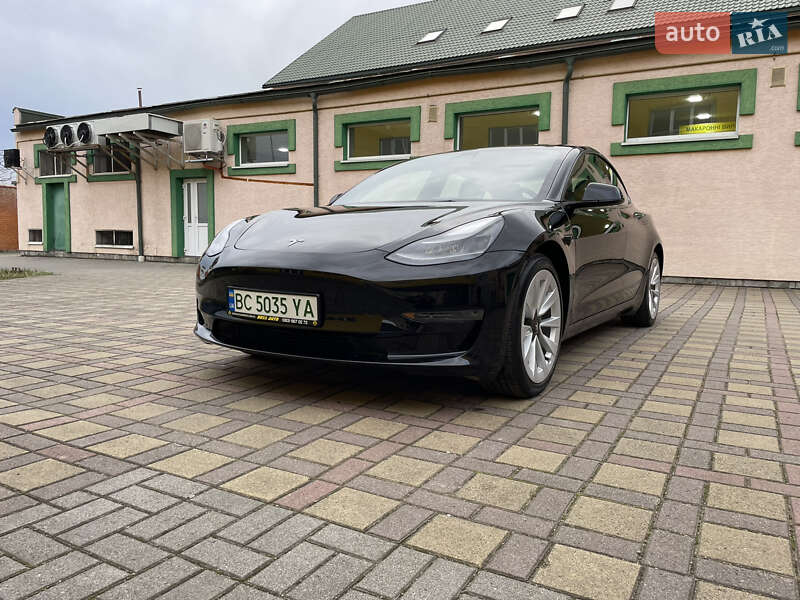 Седан Tesla Model 3 2022 в Стрые