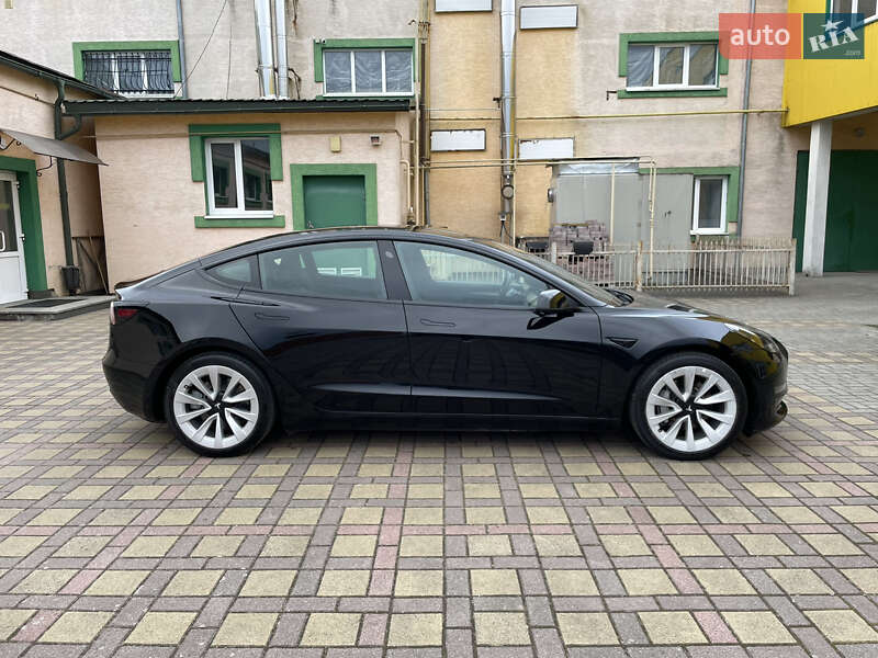 Седан Tesla Model 3 2022 в Стрые
