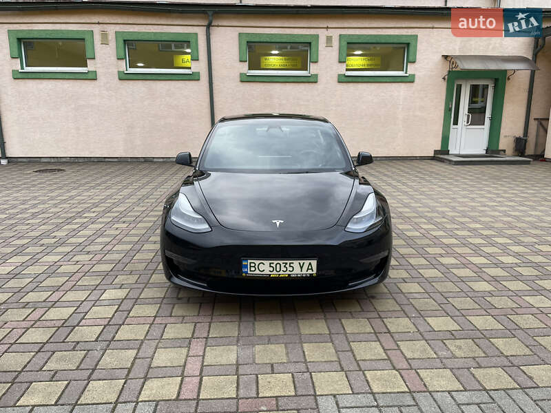 Седан Tesla Model 3 2022 в Стрые
