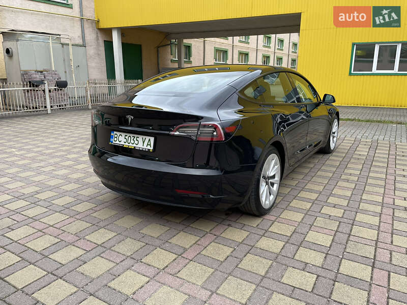 Седан Tesla Model 3 2022 в Стрые